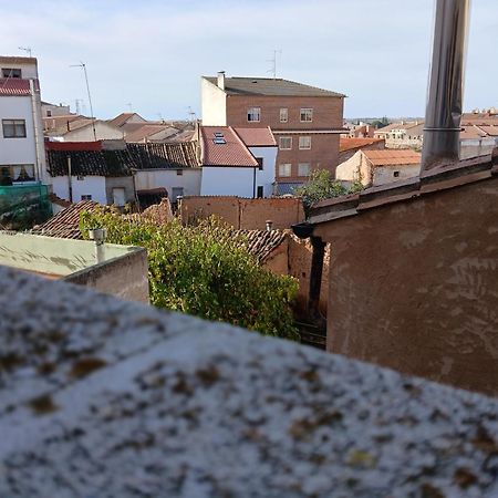Apartamentos Turisticos Empecinado Roa Екстериор снимка